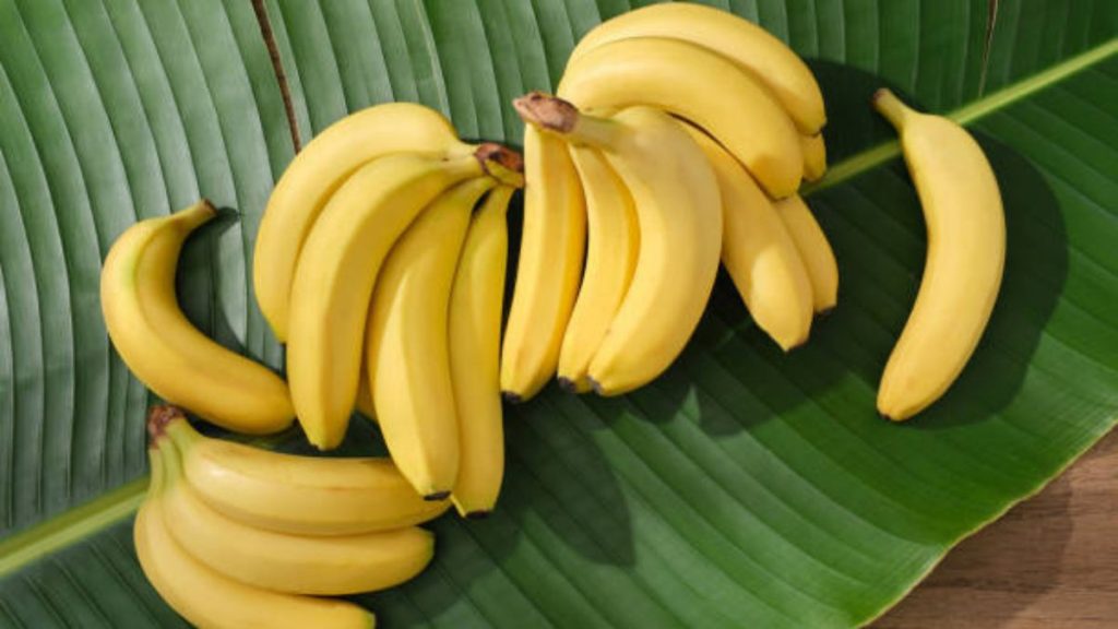 Banana peal healthy Fruits Benefits